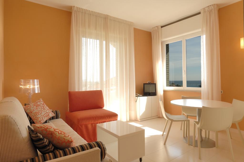 Residence Oliveto Ceriale Δωμάτιο φωτογραφία
