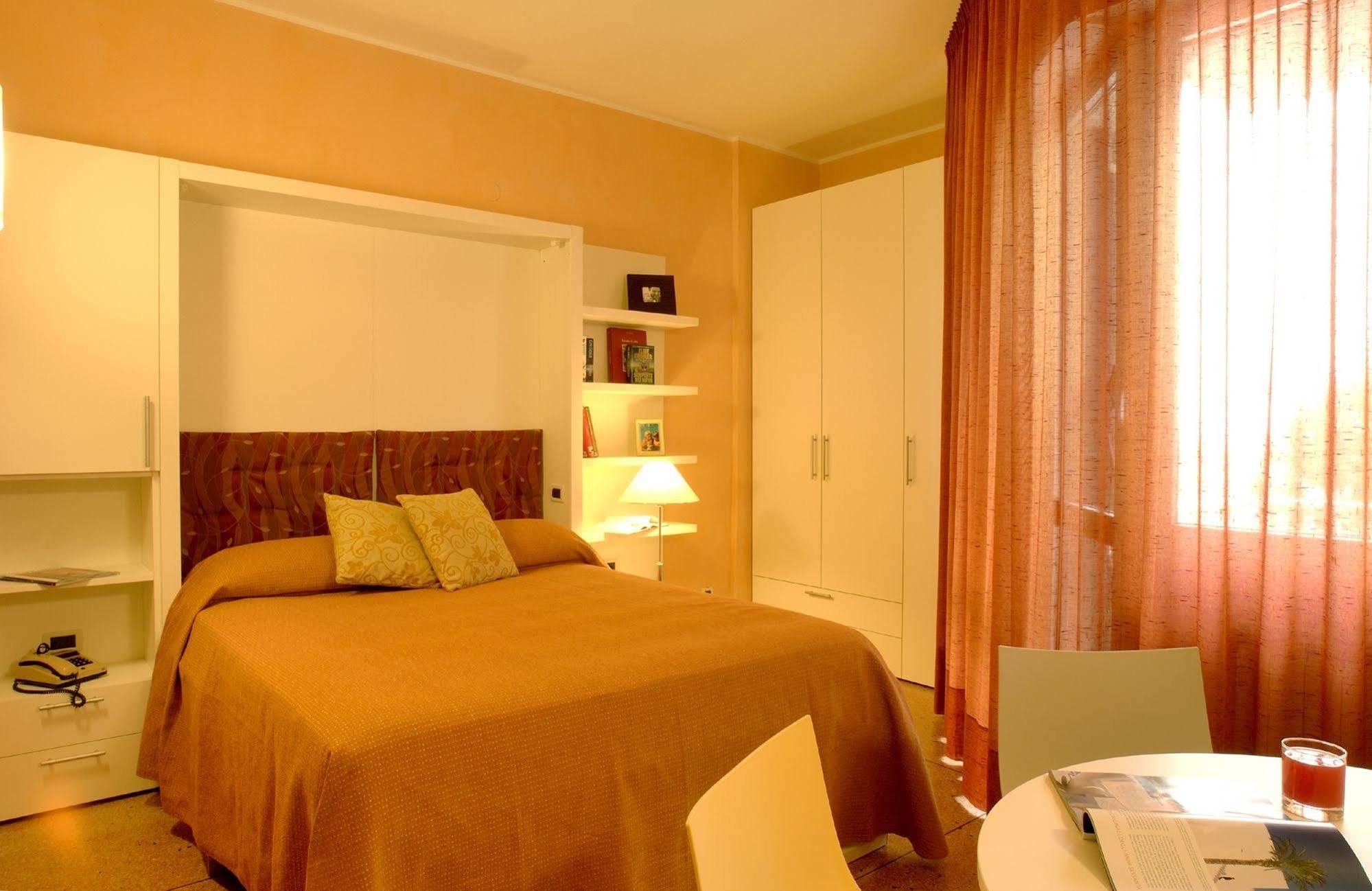 Residence Oliveto Ceriale Εξωτερικό φωτογραφία