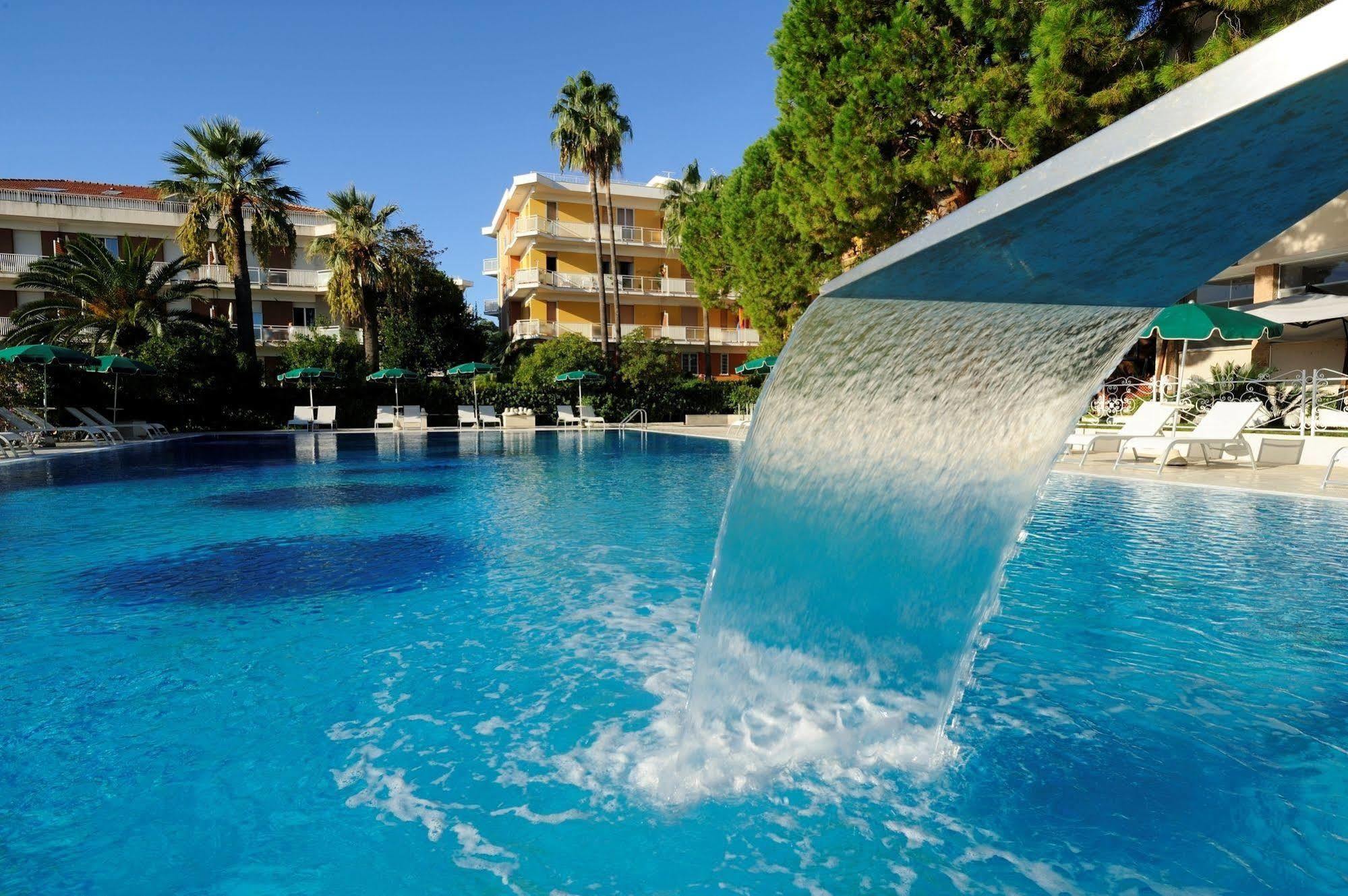 Residence Oliveto Ceriale Εξωτερικό φωτογραφία
