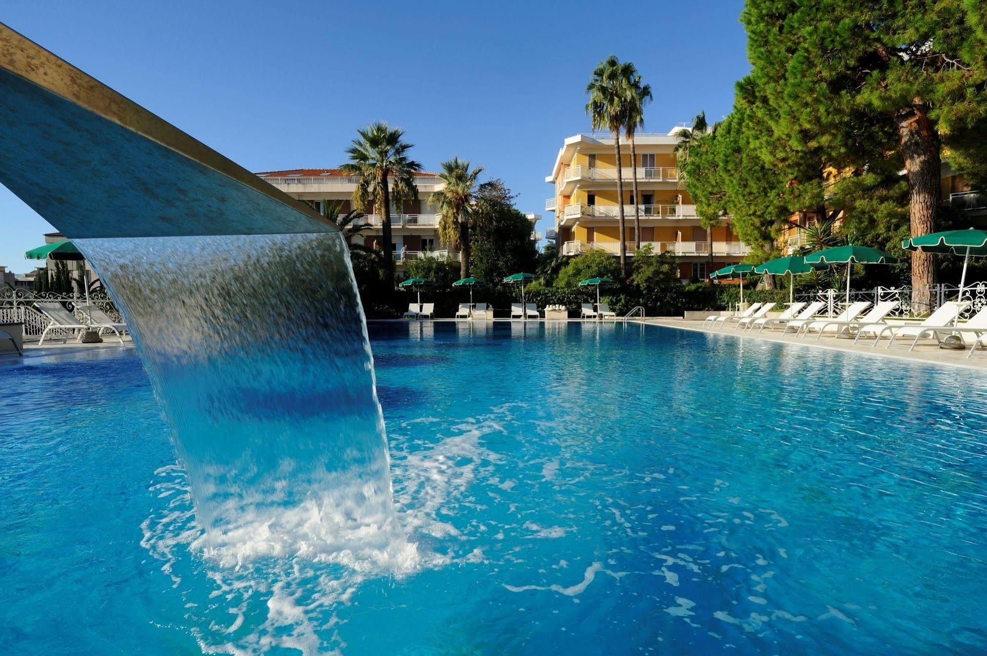 Residence Oliveto Ceriale Εξωτερικό φωτογραφία