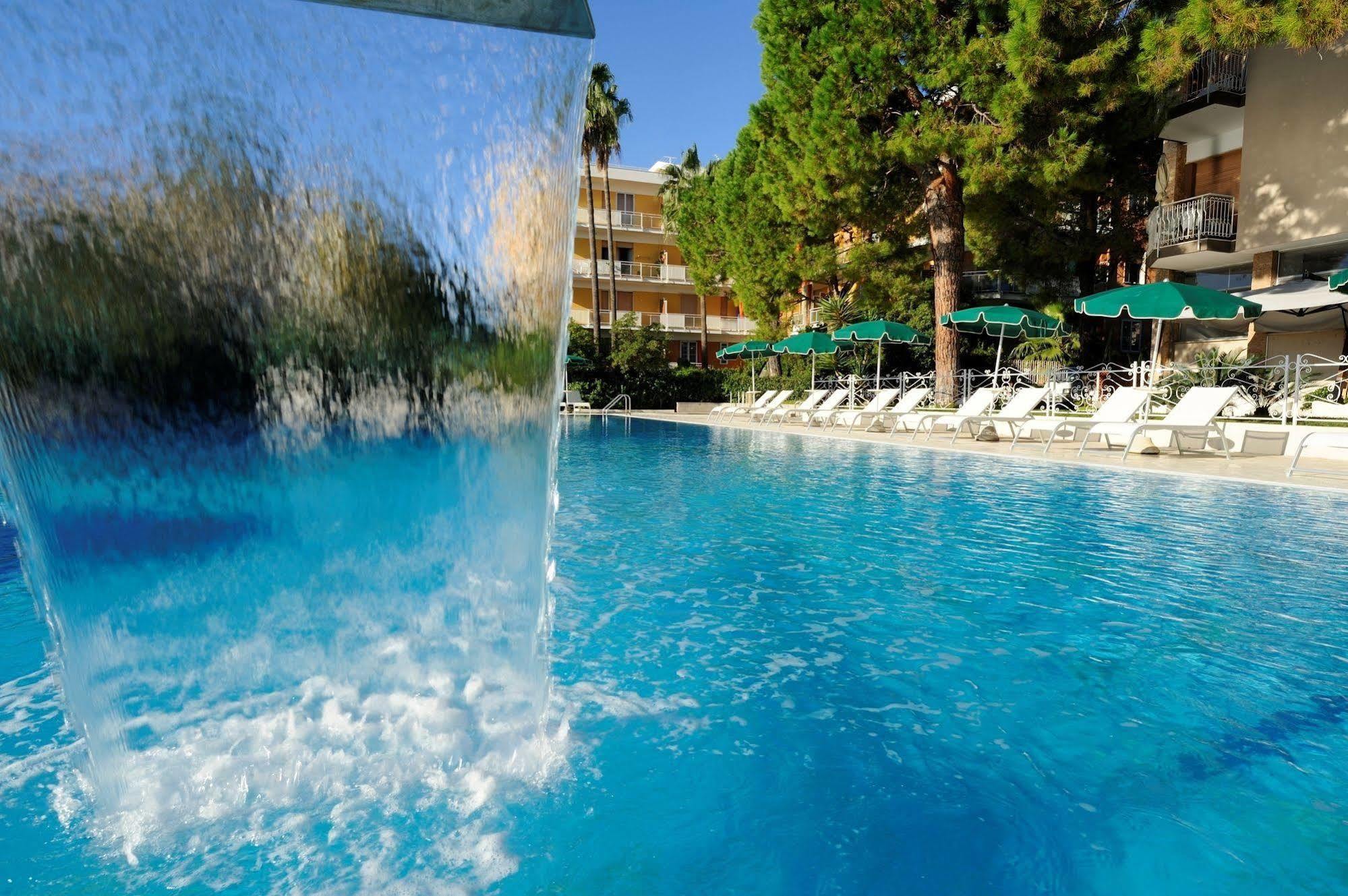 Residence Oliveto Ceriale Εξωτερικό φωτογραφία